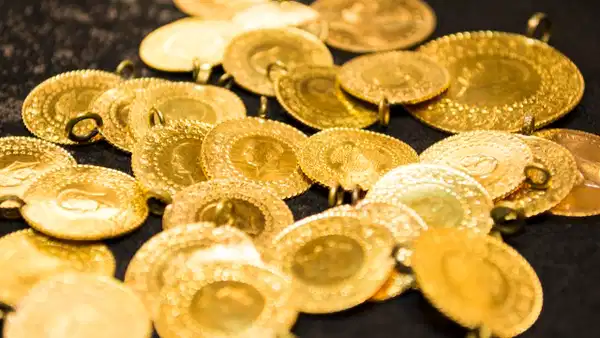 Altın fiyatları yükselecek mi, düşecek mi? Ünlü ekonomistten kritik uyarı