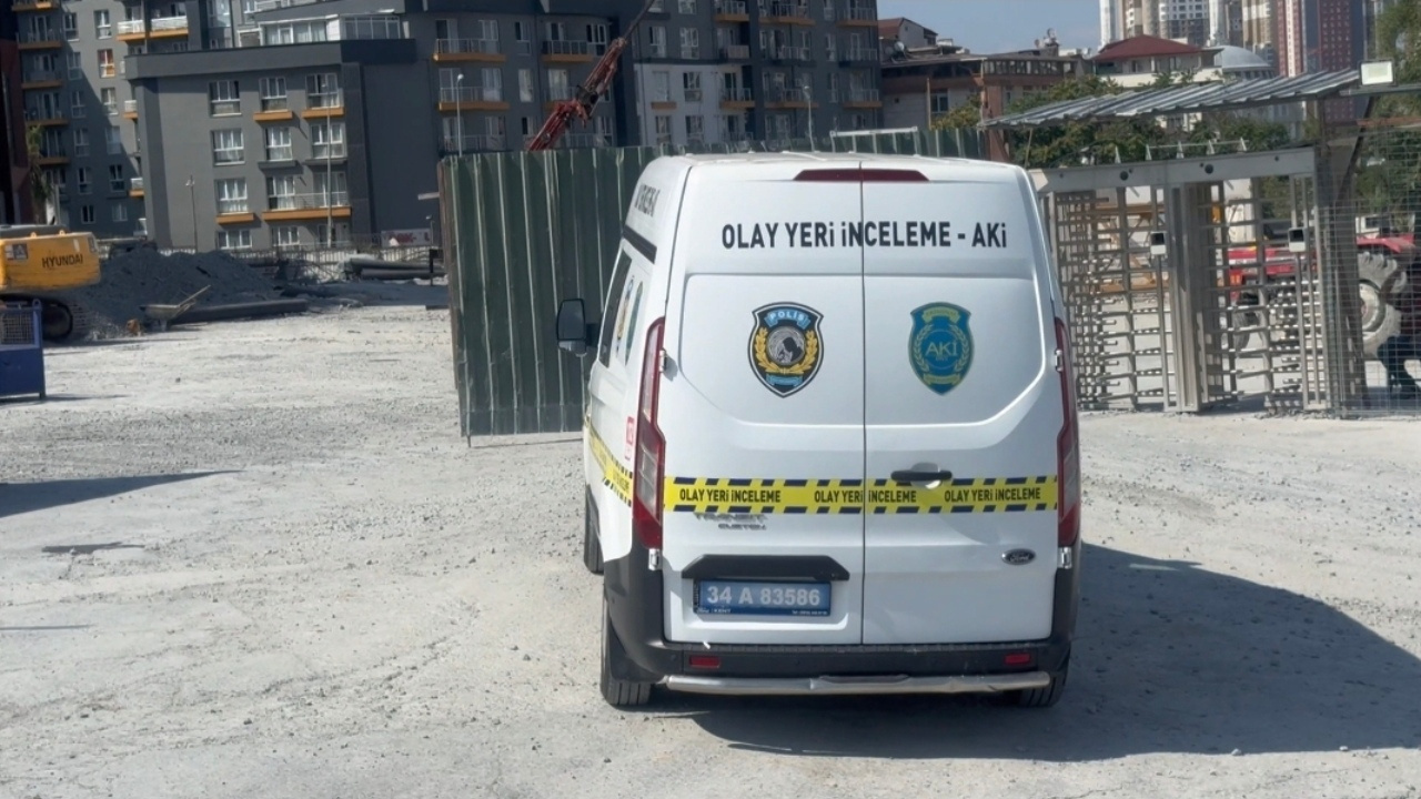 Esenyurt’ta 9 katlı bina inşaatından düşen işçi ağır yaralandı